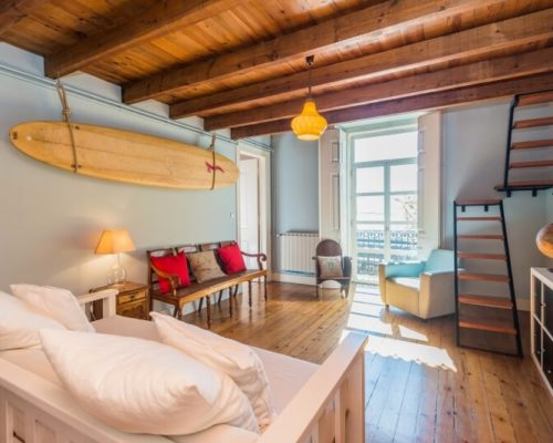 IMG_DE31F8-5EB08E-8C3549-C15BCF-884191-530C5F_800x534 Surf Lisbon House