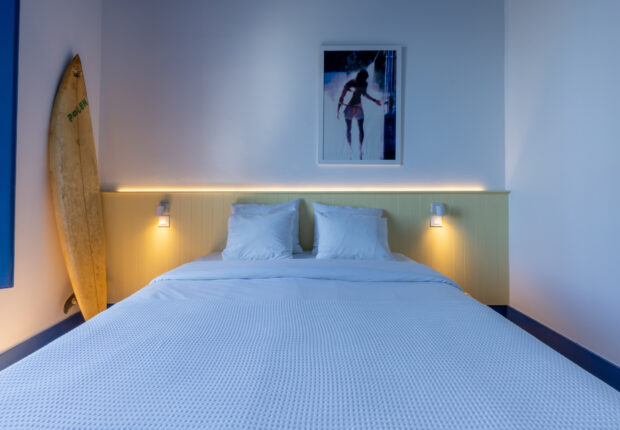 Relaxing coastal vibes in the Endless Summer Room